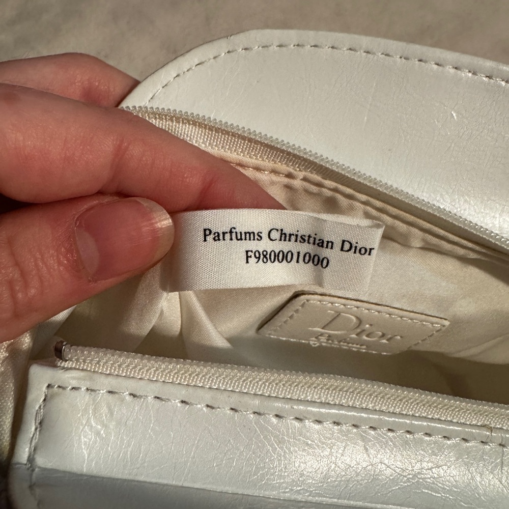 Christian Dior Parfums White Makeup Bag EUC - Picture 12 of 16